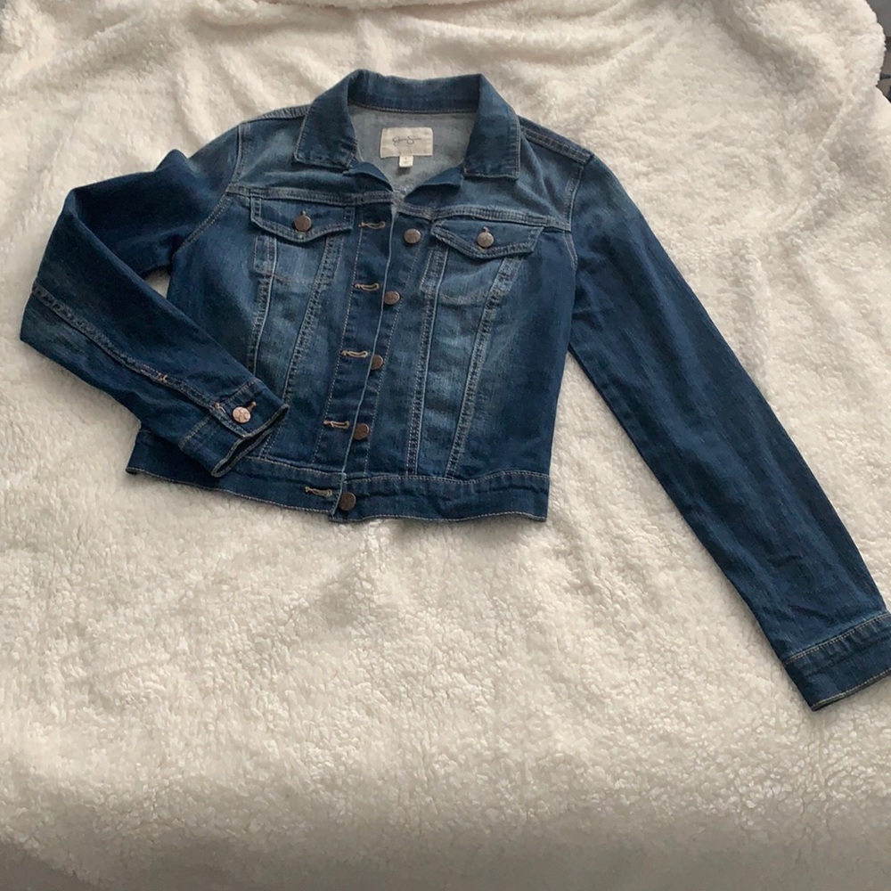 Women’s jean jacket size S.
